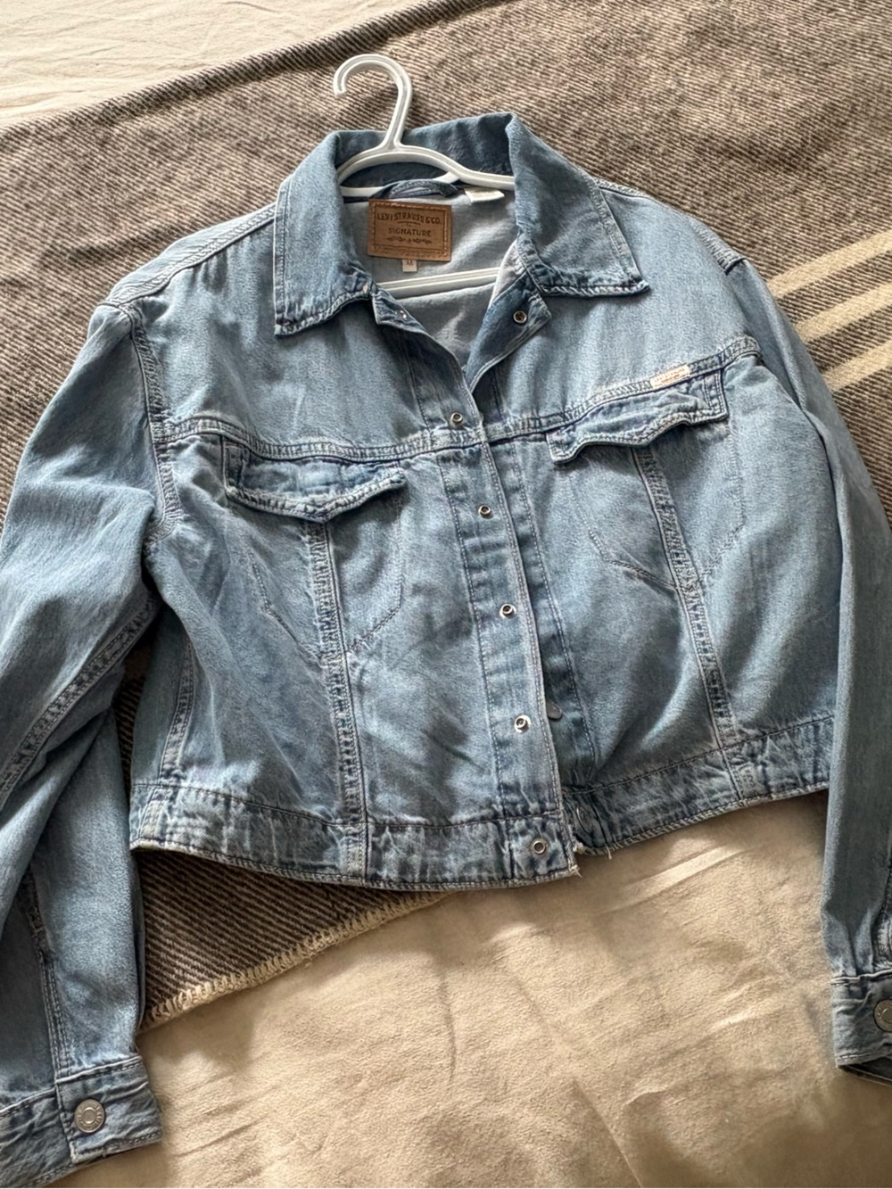 Light Wash Denim Levi’s Jacket - Women